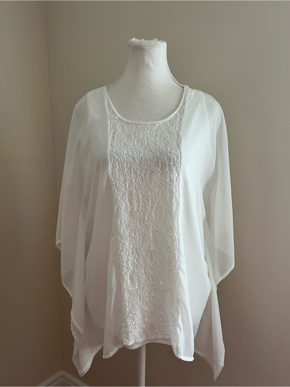 Susan Lawrence White Lace-Trim Blouse